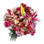 Detalhe do Buquê de Flores do Campo Rosado com lírios, rosas e astromélias