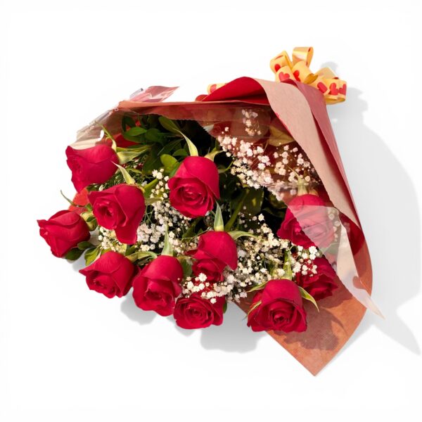 Buquê de rosas vermelhas com 12 rosas naturais – Flora Santa Clara