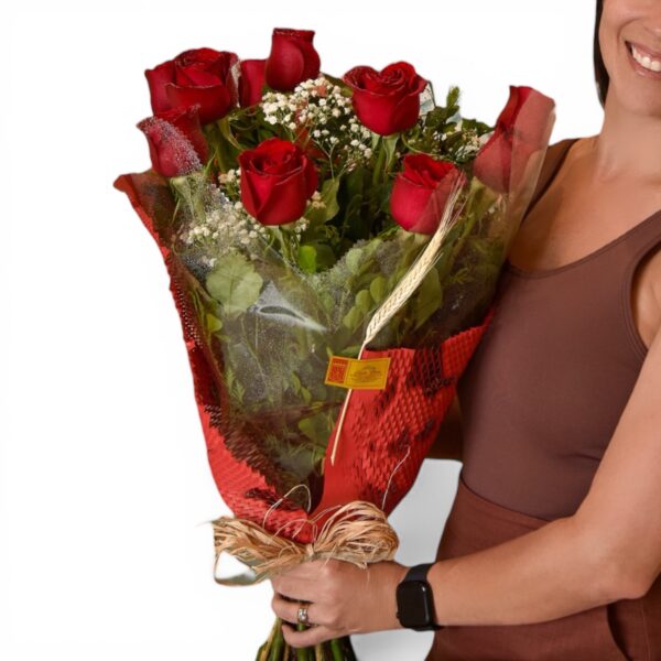 Buquê de rosas vermelhas tamanho real